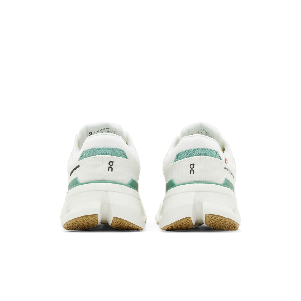 On Cloudrunner 2 "Undyed/Green" – back view