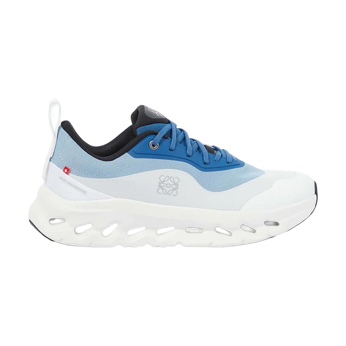 On x LOEWE Cloudtilt "Blue/White" – side view