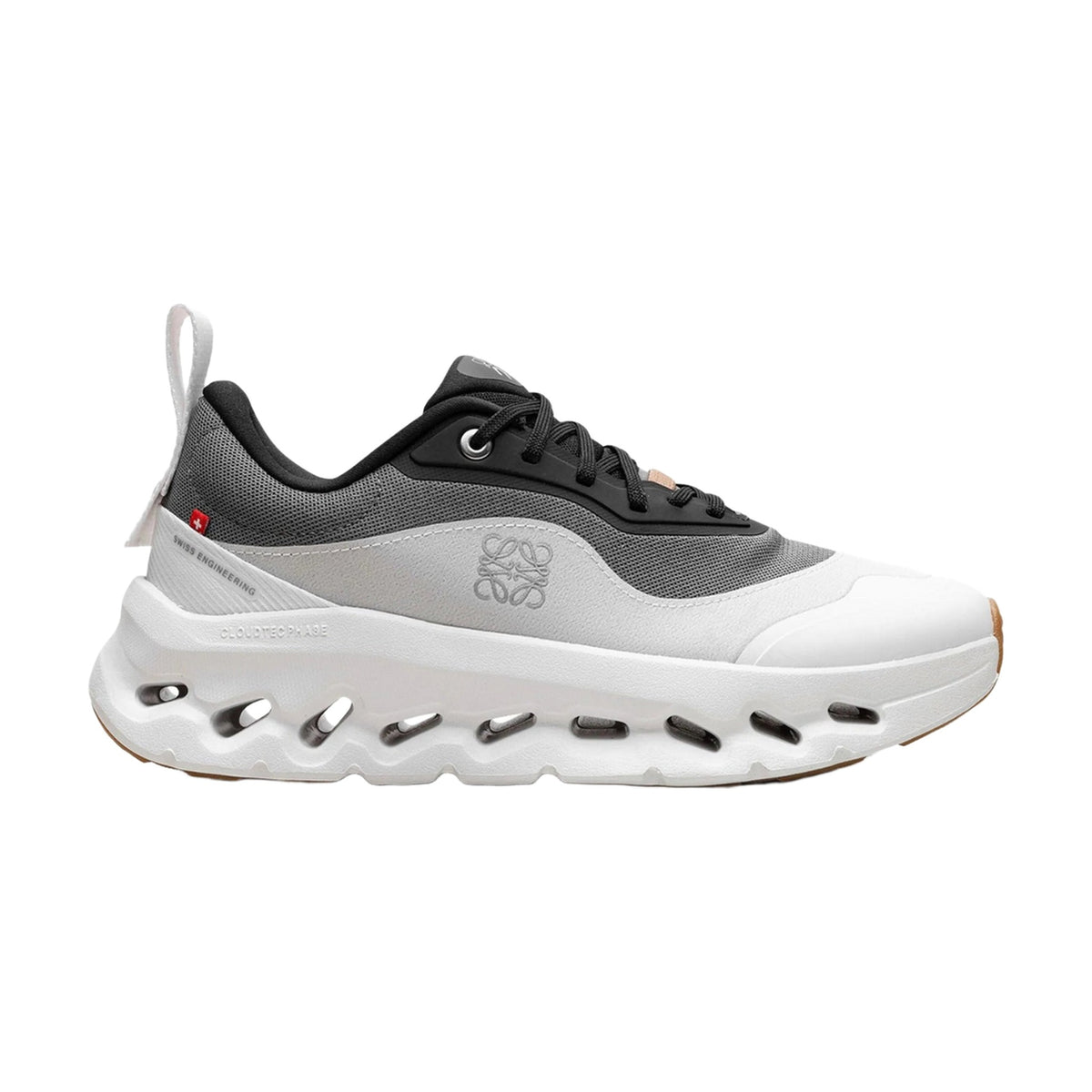 On x LOEWE Cloudtilt "Grey/Black" – side view