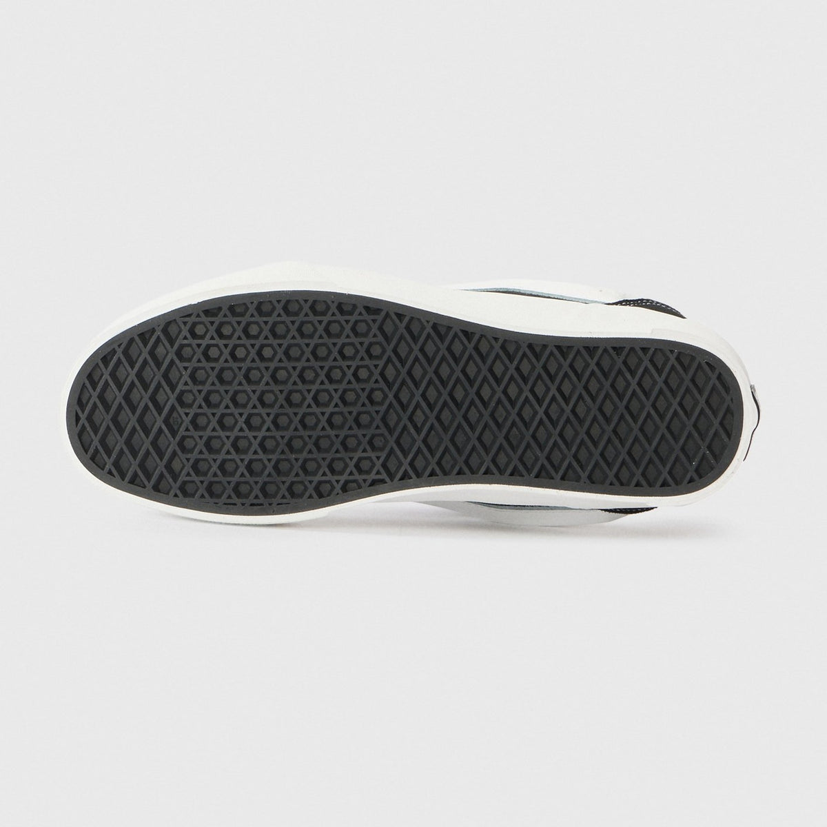 Vans Knu Skool "Black/Electric Grape" – outsole