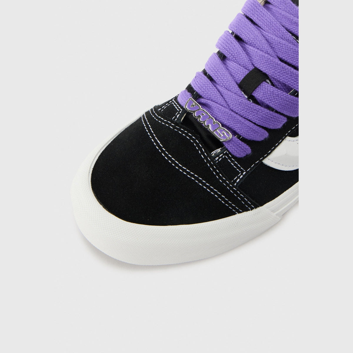 Vans Knu Skool "Black/Electric Grape" – detail