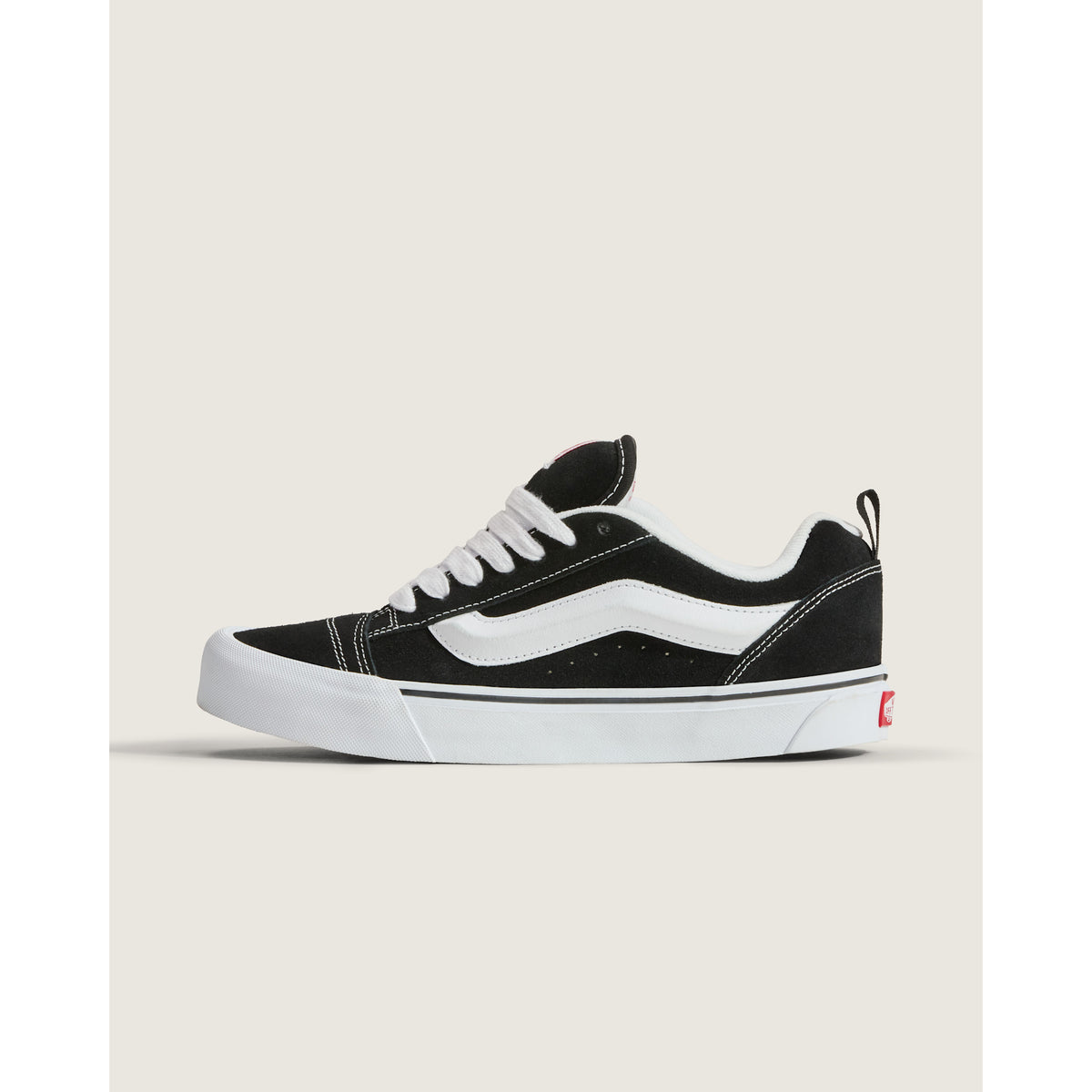 Vans Knu Skool "Black/White" – other side view